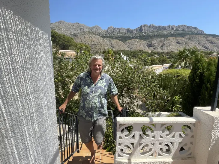 Grunnlegger Andreas Sivertsen i landlige omgivelser ved Heimveg i Alicante